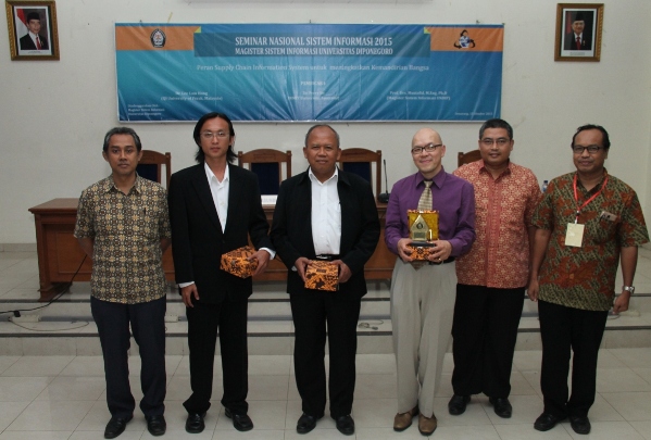 Seminar SESINDO 2015 berjalan sukses